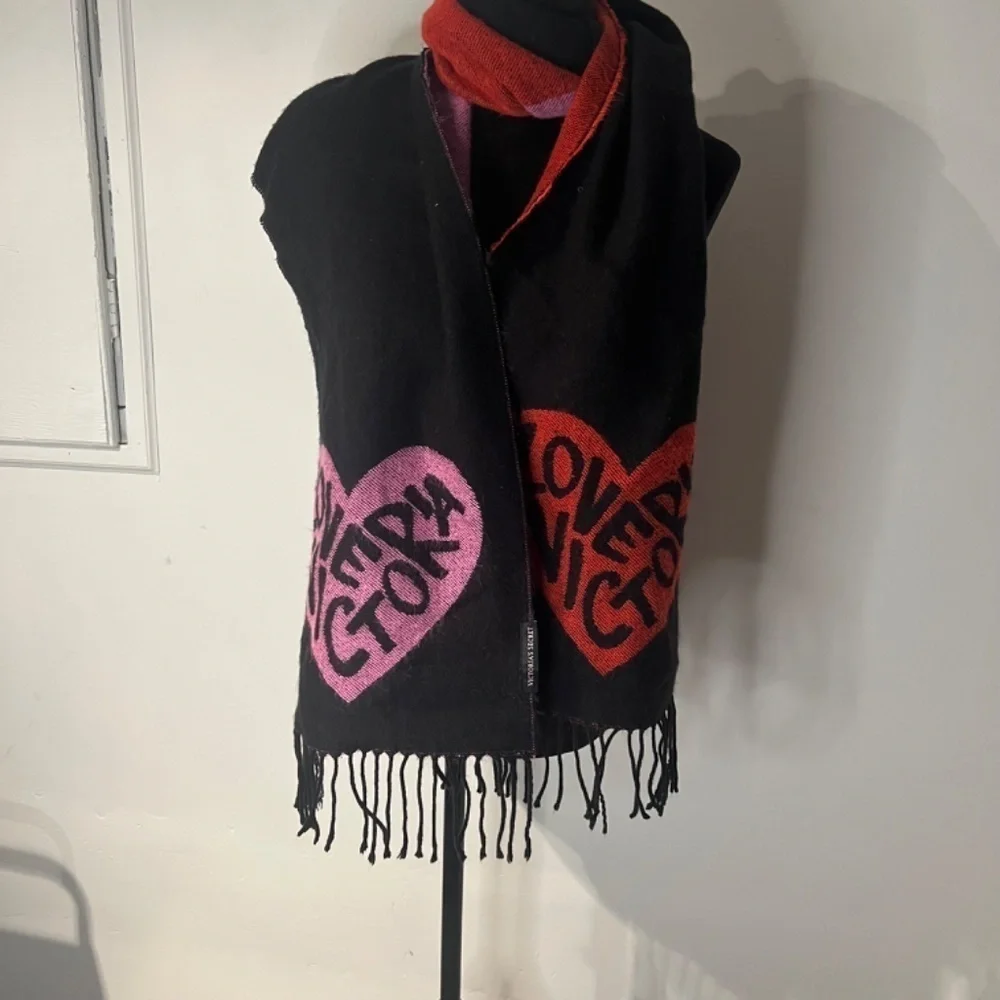 VICTORIAS SECRET SCARF PINK & BLACK LOVE VICTORIA WINTER ANGEL